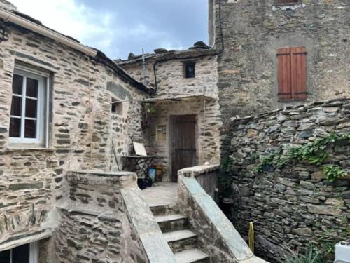 Maison de village : Maisons de vacances proche de Sisco