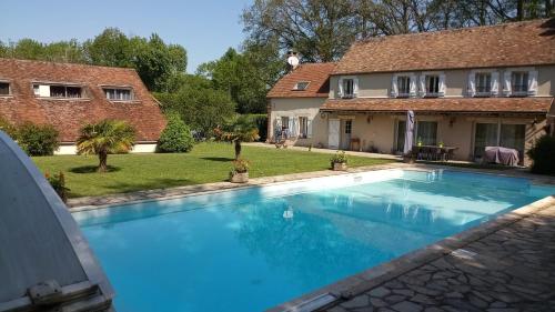 Villa Dikaria : B&B / Chambres d'hotes proche de Savigny-sur-Clairis