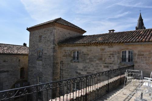 Prieuré du 17è dans l'Ardèche méridionale : B&B / Chambres d'hotes proche de Vagnas