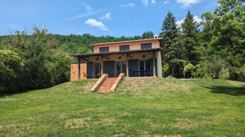 Maison au bord de la rivière Aveyron - Bruniquel : Maisons de vacances proche de Bruniquel