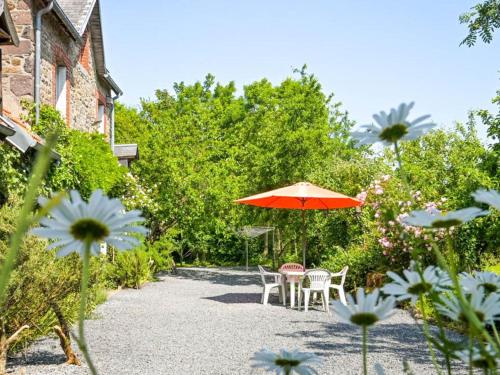 Gite Le Chevalier : Maisons de vacances proche de Sourdeval-les-Bois