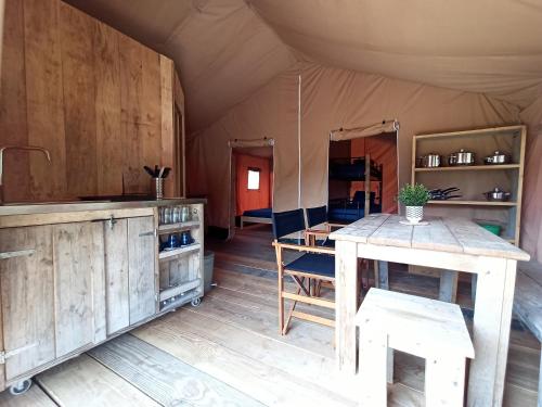Le Lodge de la Chouette : Tentes de luxe proche de Chastellux-sur-Cure