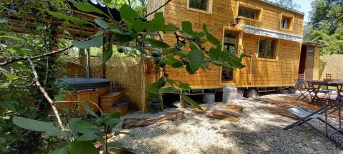 Mini maison tiny house et son bain nordique : Maisons de vacances proche de Saint-Jean-Mirabel