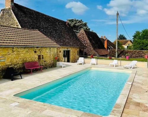 Sublime Maison avec Piscine en Dordogne : Maisons de vacances proche d'Excideuil