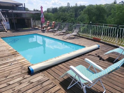Magnifique maison moderne au calme avec piscine ch : Villas proche de Rosbruck
