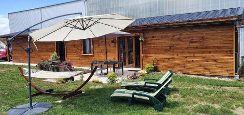 Chez LAVALOU Gîte 4* chaleureux en bois : Maisons de vacances proche de Hautaget