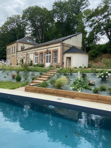 maison 4 pers avec piscine en pleine nature : Maisons de vacances proche de La Neuve-Lyre