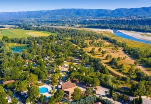 Séjour inoubliable en Provence, camping 4* : Campings proche de Lauris