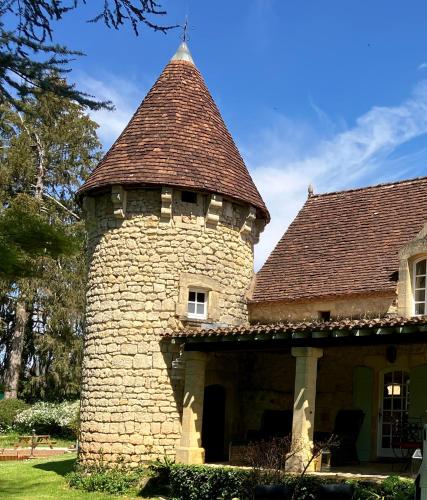 Le Petit Chateau - adults only property : Maisons de vacances proche de Les Eyzies-de-Tayac-Sireuil