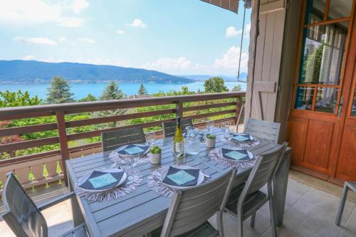 VEYRIER DU LAC - Les Grillons, outstanding lake view by LocationlacAnnecy, LLA Selections : Maisons de vacances proche d'Alex