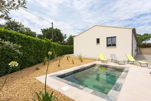La Villa d'Angèle - Villa climatisée avec piscine : Maisons de vacances proche de Saint-Victor-la-Coste