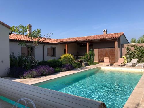 Villa d'architecte, 12 personnes, avec piscine - Recontactez moi si la réservation n'a pas été validée ! : Villas proche de Montesquieu