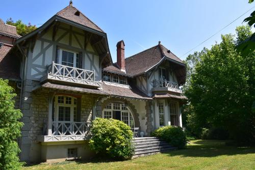 Maison de caractère dans le village des peintres : Villas proche de Saint-Sauveur-sur-École