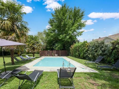 Charming cottage in Prayssac with private pool : Maisons de vacances proche d'Anglars-Juillac