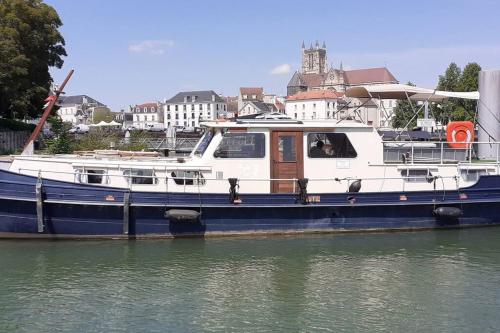 Spicy - Séjour insolite sur la Marne : Bateaux-hotels proche d'Isles-les-Meldeuses