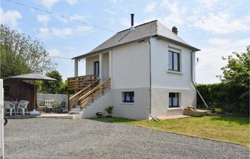 Stunning Home In Ploulech With Wifi And 1 Bedrooms : Maisons de vacances proche de Ploulec'h