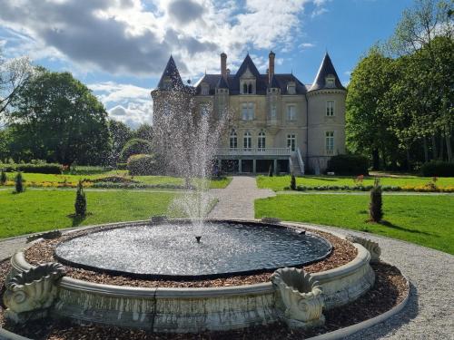 Château de la Grange Moreau : Maisons d'hotes proche de Brains-sur-Gée