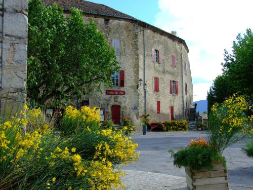 Château de Rosans : B&B / Chambres d'hotes proche de Montmorin