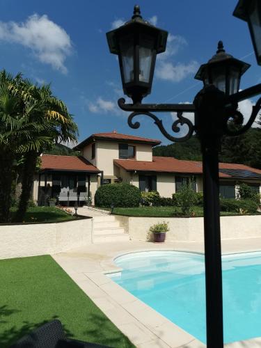 Villa avec jardin et piscine : Villas proche de Murinais