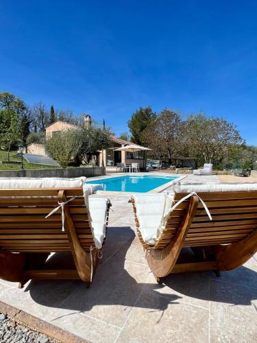 Holiday home Verdon with private pool and view : Maisons de vacances proche de Quinson