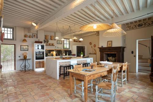 La Maison Rimbert : Maisons de vacances proche de La Roque-sur-Pernes