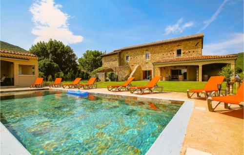 Awesome Home In Sauzet With Outdoor Swimming Pool, Private Swimming Pool And 4 Bedrooms : Maisons de vacances proche de Cléon-d'Andran