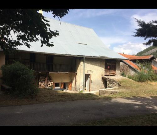 Maison de village en montagne : Maisons de vacances proche d'Espinasses