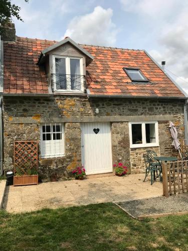 Ferme de Noyes Cottage : Maisons de vacances proche de Saint-Clément-Rancoudray