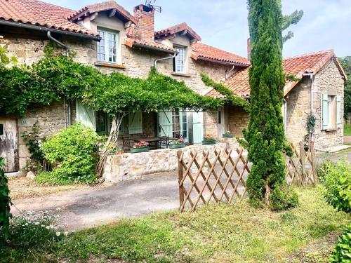 Charmant cottage à la campagne : Maisons de vacances proche de La Chapelle-Montbrandeix