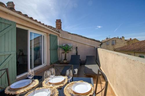 Terrasse- centre ville/historique - climatisation : Appartements proche de Lançon-Provence