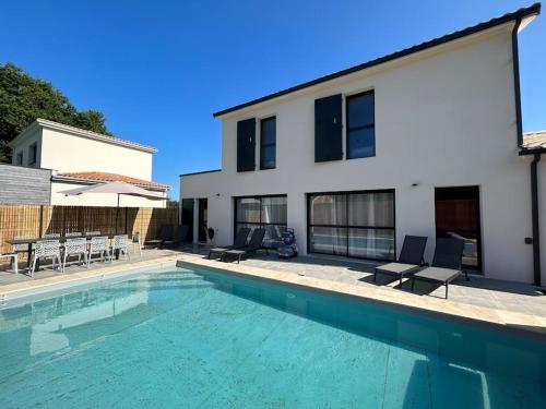 Villa 4 chbres avec piscine (10) : Villas proche de Saint-Augustin