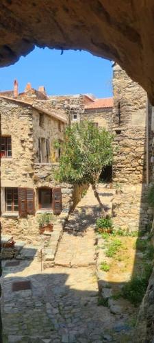 La Casa Monti au coeur du village de Lama : Appartements proche de Novella