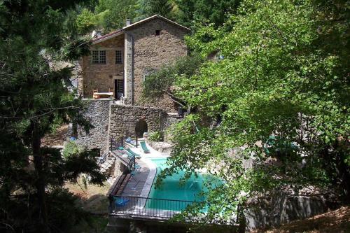 Belle maison ardèchoise avec piscine chauffée : Maisons de vacances proche de Labastide-sur-Bésorgues