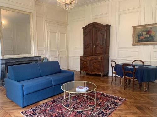Le Victor Hugo : Appartements proche de Senneçay