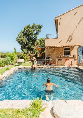 Celumare magnifique maison campagne piscine privative chauffée proche plage : Maisons de vacances proche de Pigna