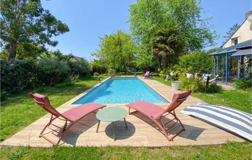 Awesome Home In Loire Authion With Heated Swimming Pool, Private Swimming Pool And 5 Bedrooms : Maisons de vacances proche de Brain-sur-l'Authion
