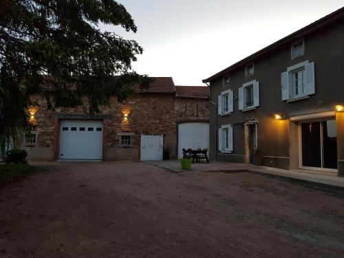 Chez Arnaud Sauna et Spa : Maisons de vacances proche de Villemontais