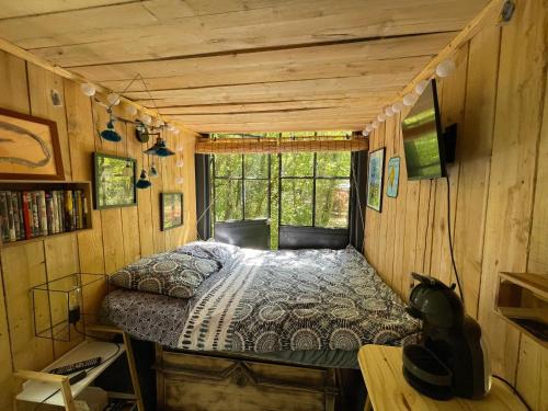 BLACK BOX : Campings proche de Moustier