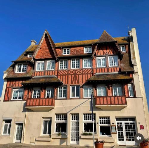 Hôtel De La Mer - Deauville Blonville - Boutique Hôtel de charme vue Mer : Hotels proche de Benerville-sur-Mer