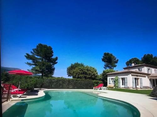 U0622 - Villa familiale - piscine & vue panoramique : Villas proche de Roquefort-les-Pins