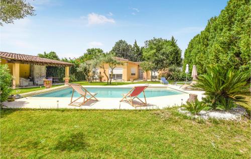 Nice Home In Sorgues With Outdoor Swimming Pool, Wifi And 3 Bedrooms : Maisons de vacances proche de Sorgues