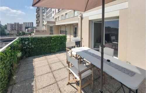 Nice Apartment In pinay-sur-seine With Wifi And 1 Bedrooms : Appartements proche d'Enghien-les-Bains