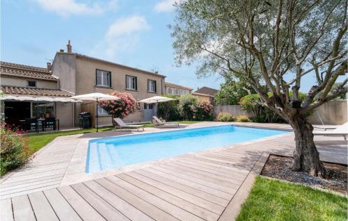 Amazing Home In Villegly With Outdoor Swimming Pool, Wifi And Heated Swimming Pool : Maisons de vacances proche de Villalier