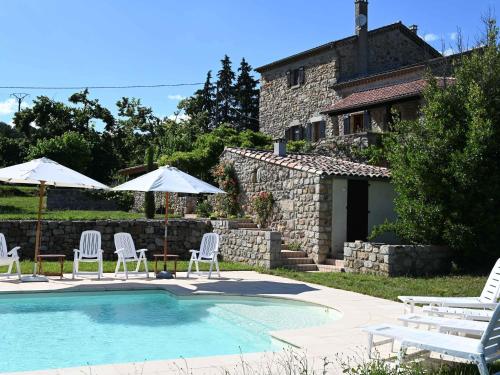 Restful Villa in Largenti re with Swimming Pool : Villas proche d'Uzer