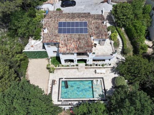 Belle, villa de charme piscine et jacuzzi 190 m 2 : Villas proche de Pégomas