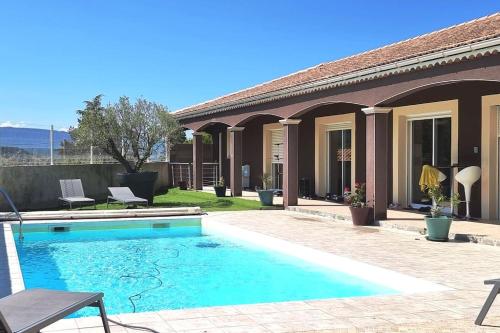 Villa climatisée 2 piscines privées sans vis-à vis : Villas proche de Suze