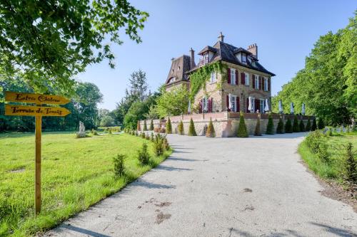 Le Petit Château de Barbizon au Bois du Mée : B&B / Chambres d'hotes proche de Perthes