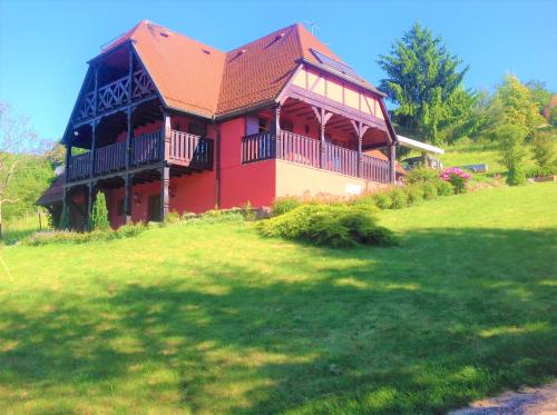Le chalet - Les terrasses d'Albé : Maisons de vacances proche de Triembach-au-Val