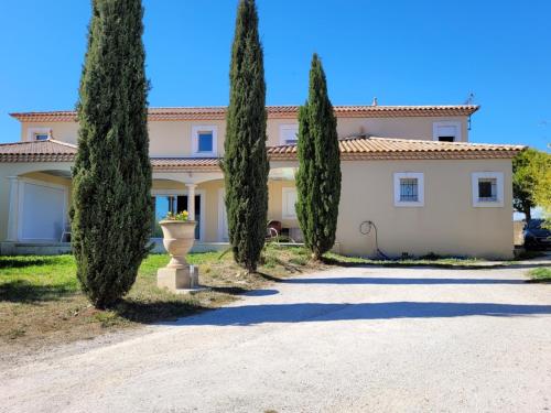Villa Cesaria : Appartements proche de Villeveyrac