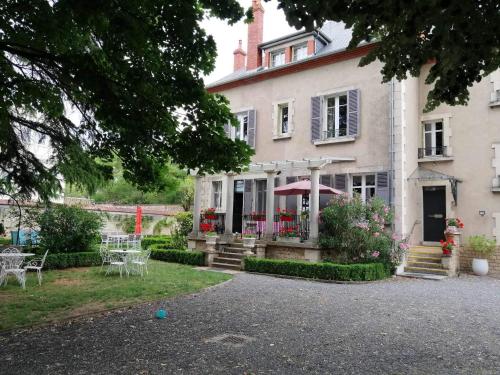Chambres d'Hôtes Côté Parc-Côté Jardin avec parking privé gratuit : B&B / Chambres d'hotes proche de Jouet-sur-l'Aubois